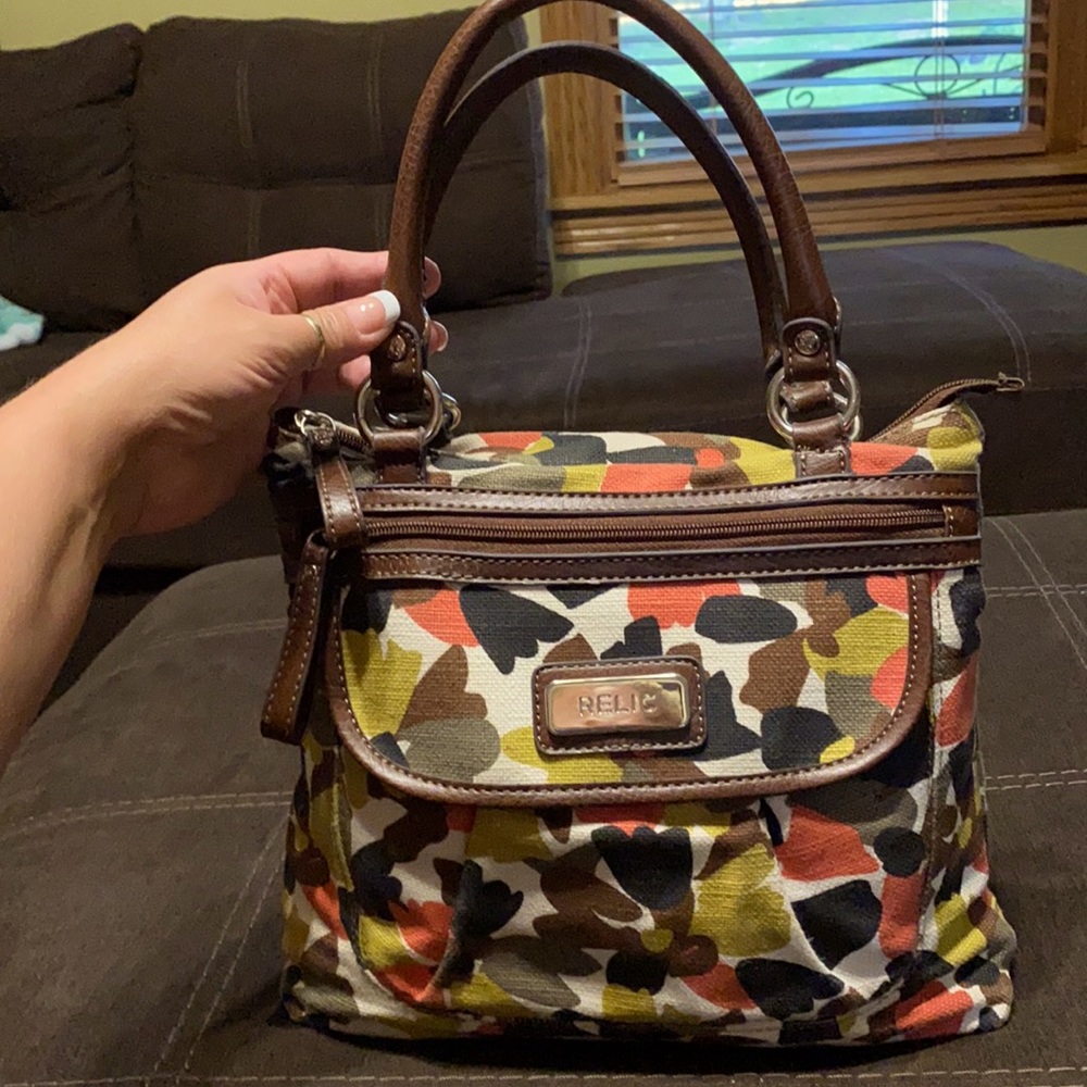 RELIC by FOSSIL Blake Flower Handbag🍁